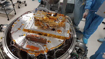Integration of SuperCam Mast Unit instrument - FM2 in the SimEnOm chamber (...)