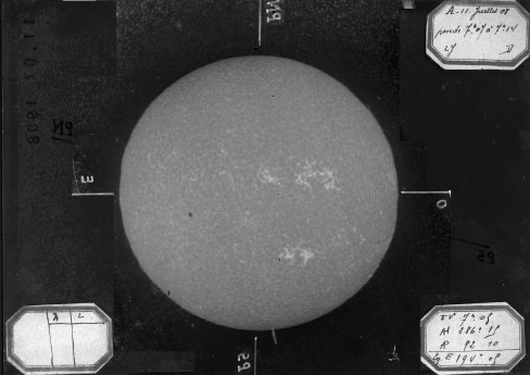 Premier cliché du Soleil pris le 11 juillet 1908 au spectrohéliographe de&nbsp;(...)