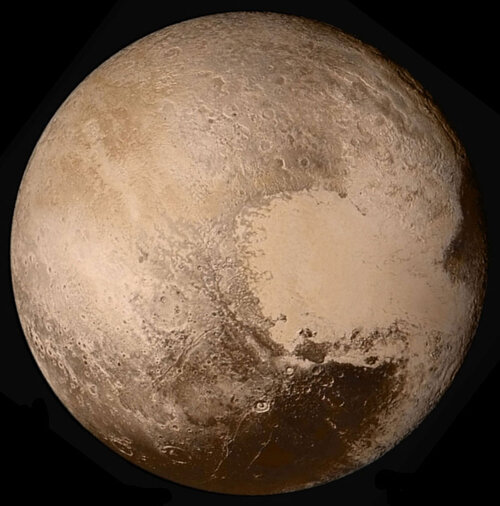 Vue globale en vraie couleur de Pluton photographié à 450 000 km de distance&nbsp;(...)