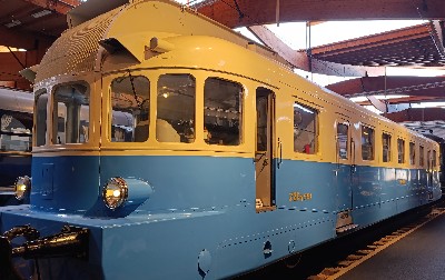 cliquez ici pour voir l'image (Autorail-Renault2.jpg)